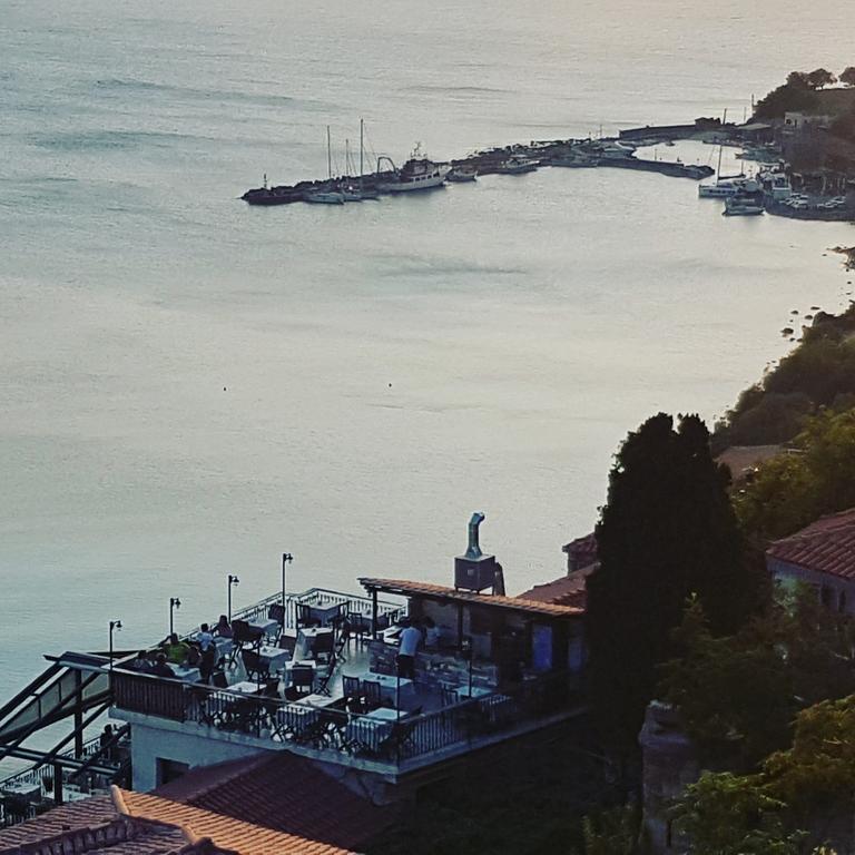 Villa Molivos Views Mithymna Exterior photo